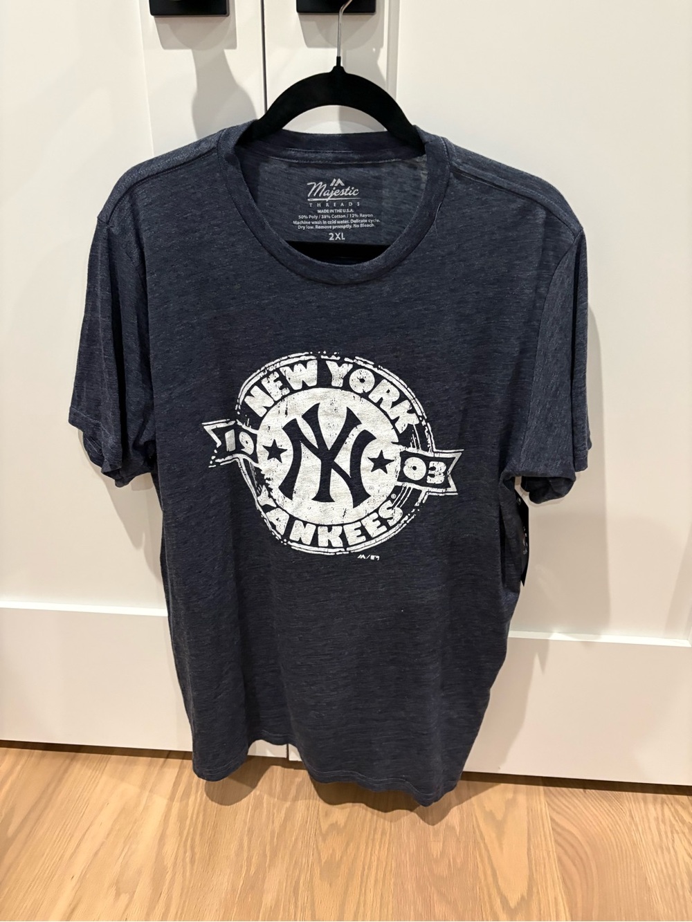 New Majestic New York Yankees Men's Navy Graphic T-Shirt size 2XL